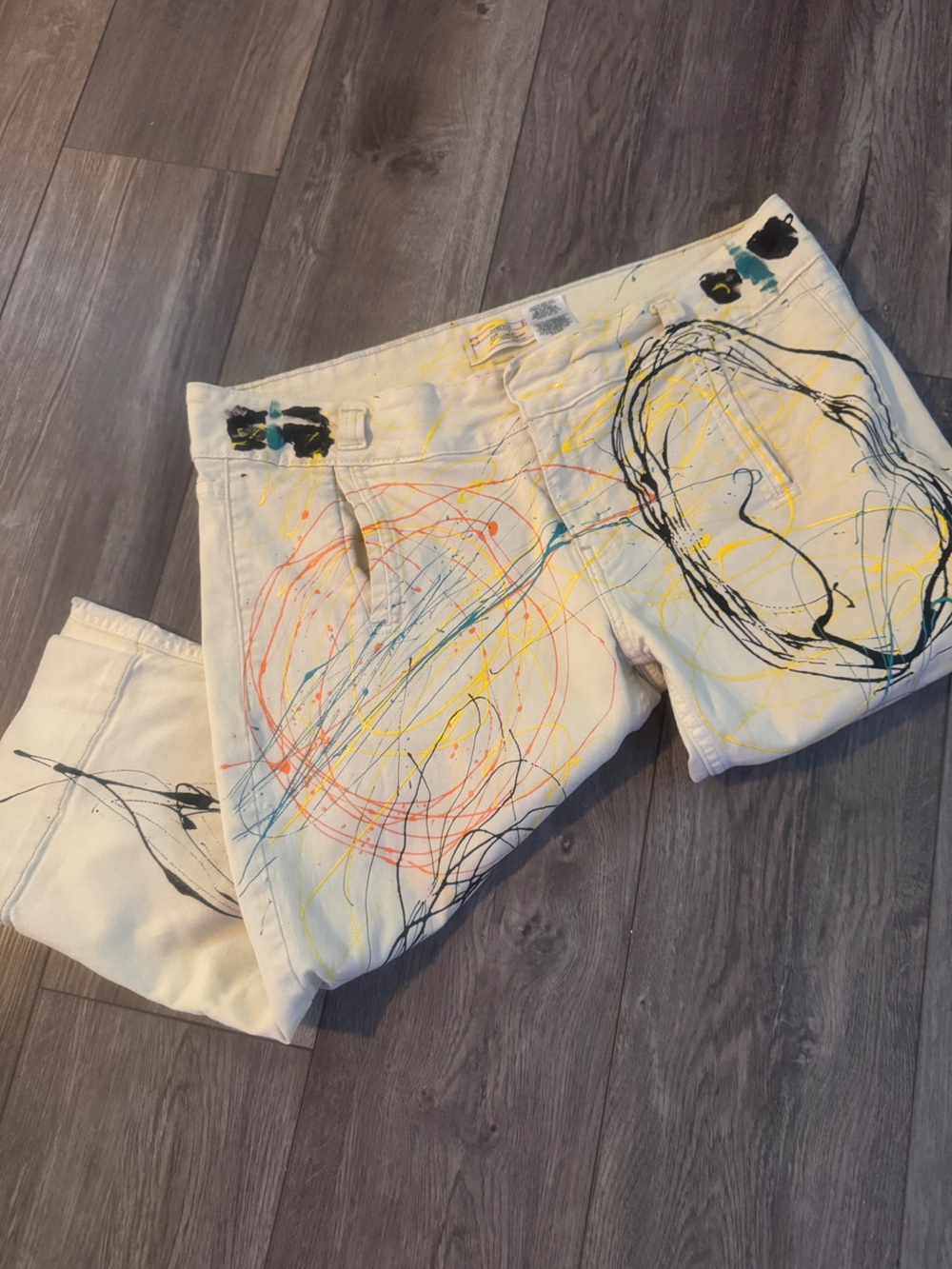 Hand Painted Custom OOAK Levi’s Abstract Art Capris Streetwear Cropped Size 14 - Picture 12 of 14
